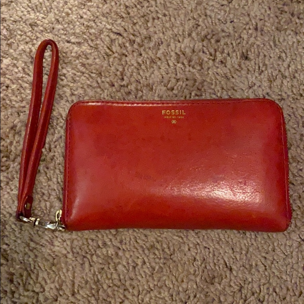 Fossil Clutch